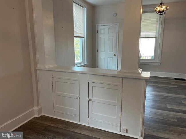 Building Photo - 152 Rockland Ave