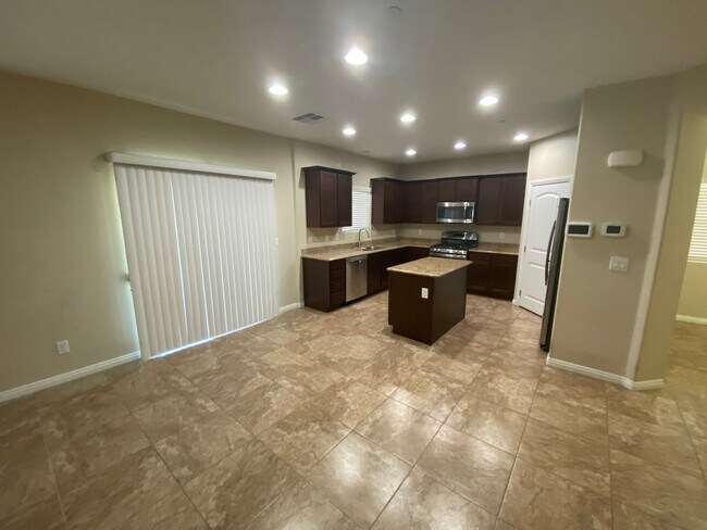 Building Photo - Wonderful 4 bed/2.5 bath home located in H...