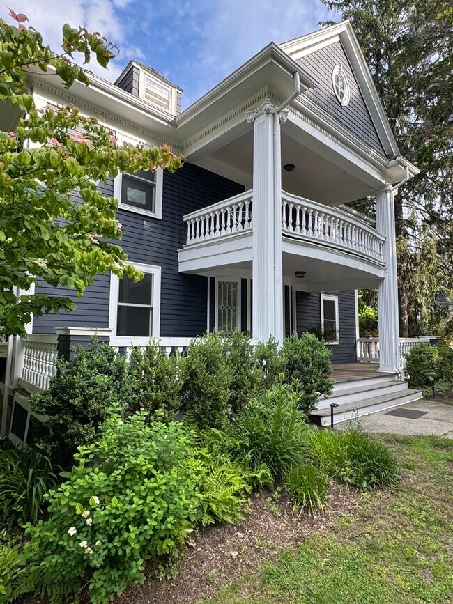 Foto del edificio - 161 Highland Ave