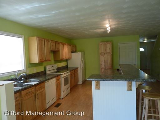 Building Photo - 304 W 28th St