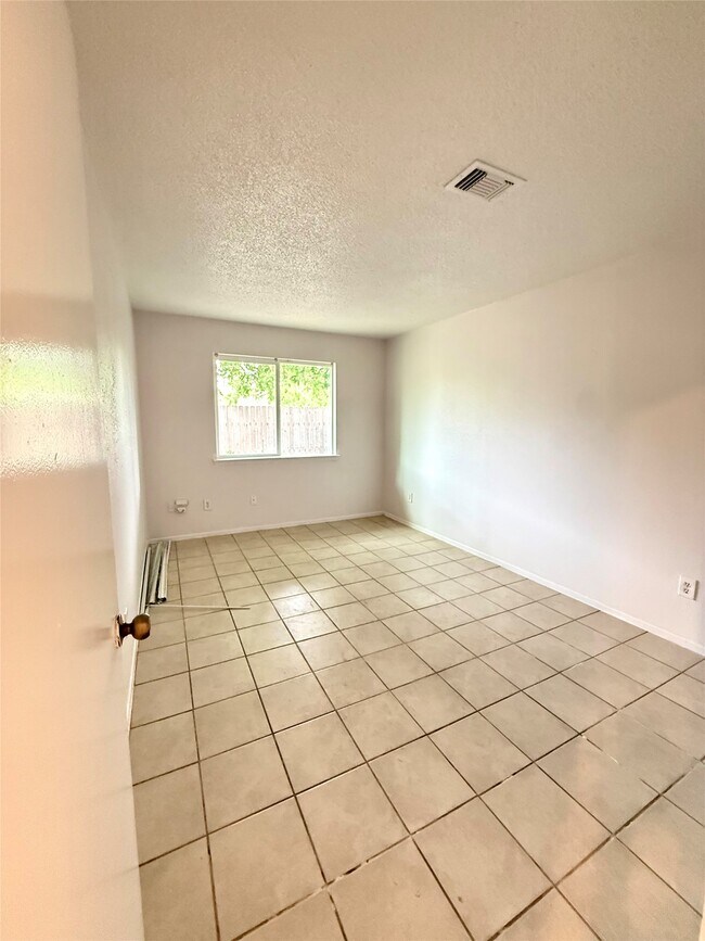 Foto del edificio - 12119 Tambourine Dr