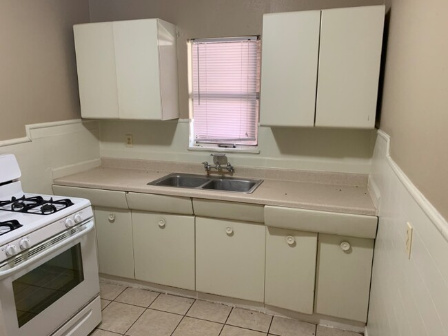 Foto del edificio - 3701 Sleeper Ave