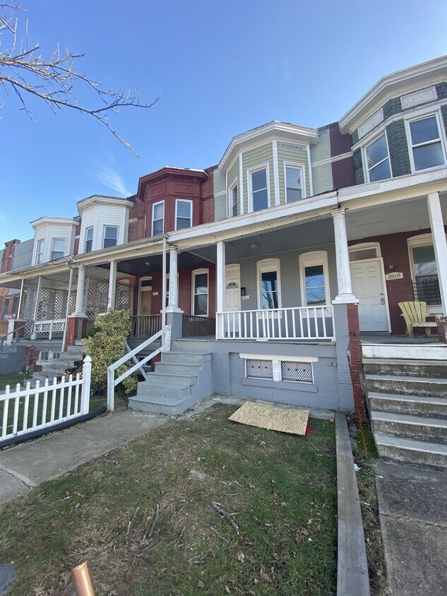 Primary Photo - 3613 W Belvedere Ave