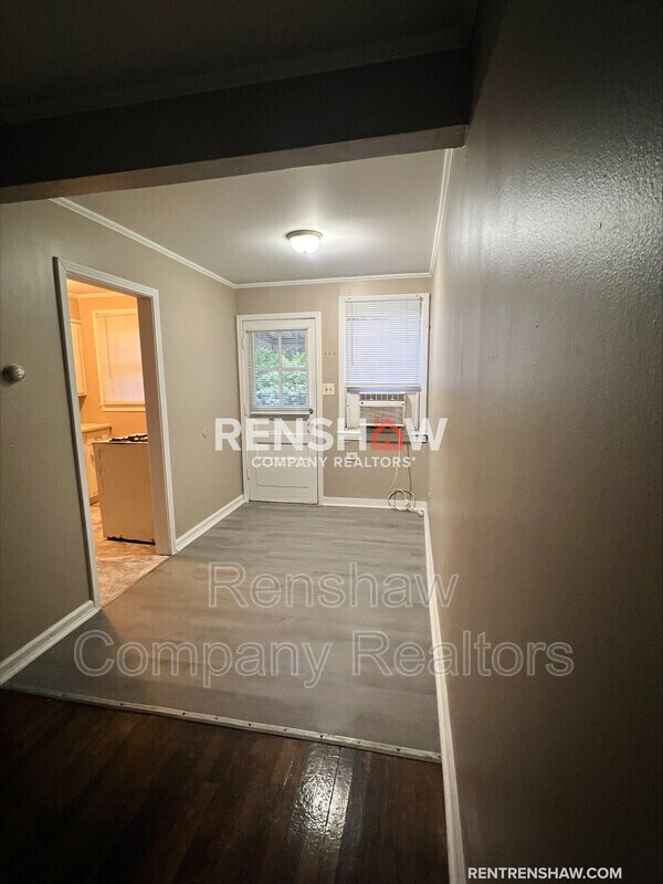 Foto del edificio - 529 N Sampson Ave