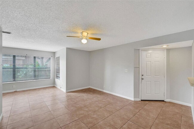 Building Photo - 2846 S University Dr