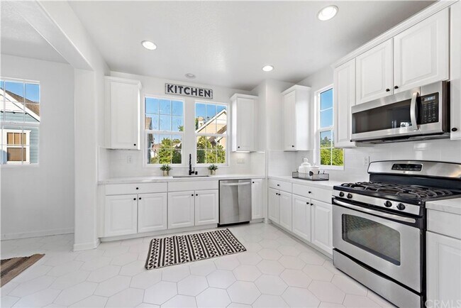 Building Photo - Beautiful 3 bedroom home in Ladera Ranch!