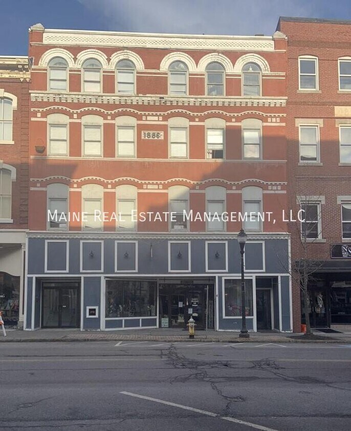 Foto principal - 35 Main St