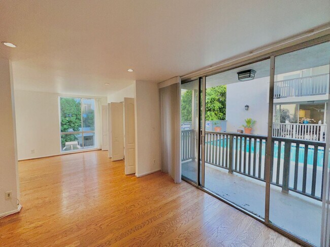 Foto del edificio - 1134 Alta Loma Rd