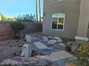 Building Photo - 10134 Reflection Brook Ave