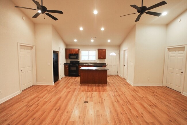 Foto del edificio - 807 W Longleaf Dr