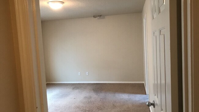 Building Photo - Nice Home In Fieldcrest Village