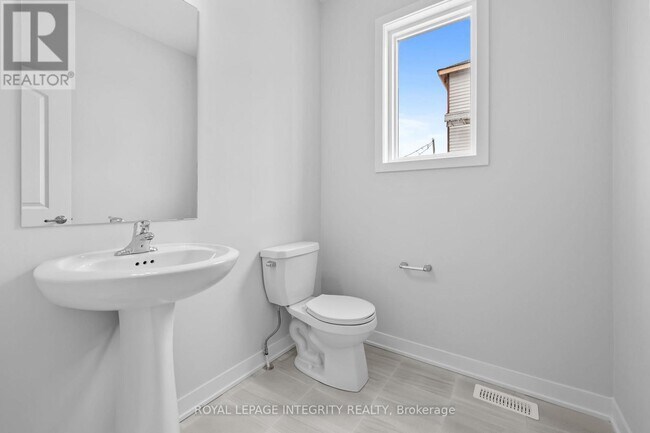 Photo du bâtiment - 701 Tincture Pl