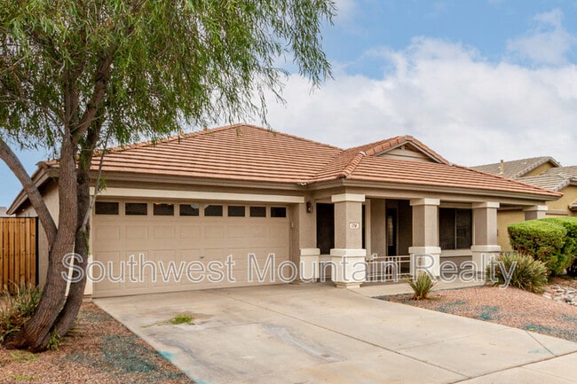 Building Photo - 176 E Clairidge Dr