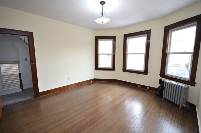 Foto del edificio - 413 Davis Ave