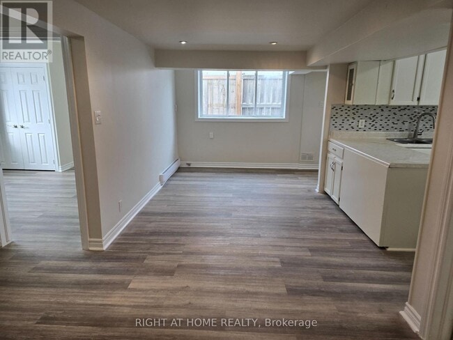 Building Photo - 1351 Marchand St