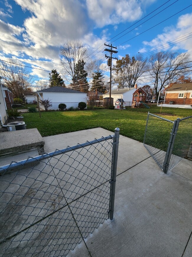 Foto del edificio - 29520 Minton