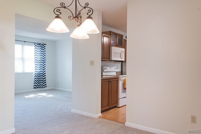 Foto del edificio - 9071 Wrenwood Ln