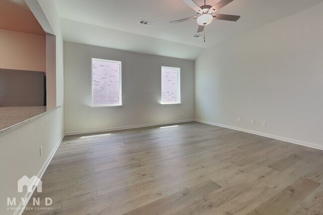 Foto del edificio - 415 Gib Woodall Dr