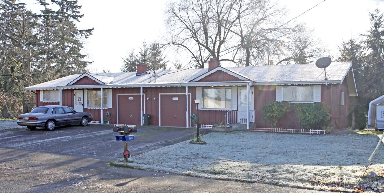 Foto del edificio - 11422-11424 43rd St. Ct E