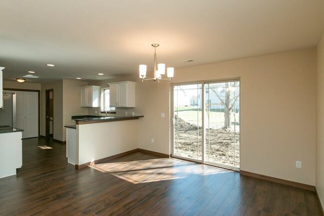 Building Photo - 77 Jaro Way