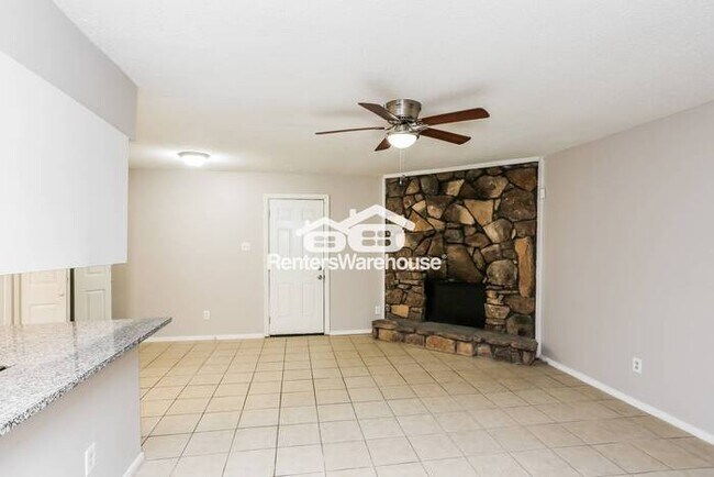 Building Photo - Renovated East Memphis Home MOVE IN READY!