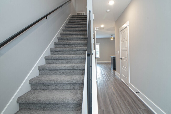 Building Photo - 1605 Jonathan Wade Cir