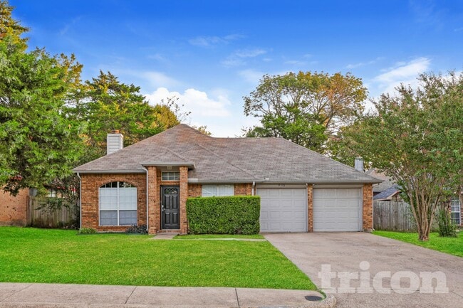 Building Photo - 805 Clover Hill Ln