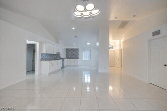 Building Photo - 1414 Louis Ave