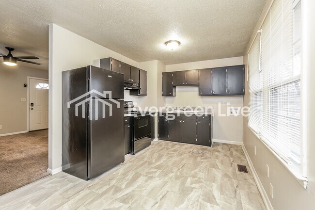 Foto del edificio - 1708 Cedrow Dr