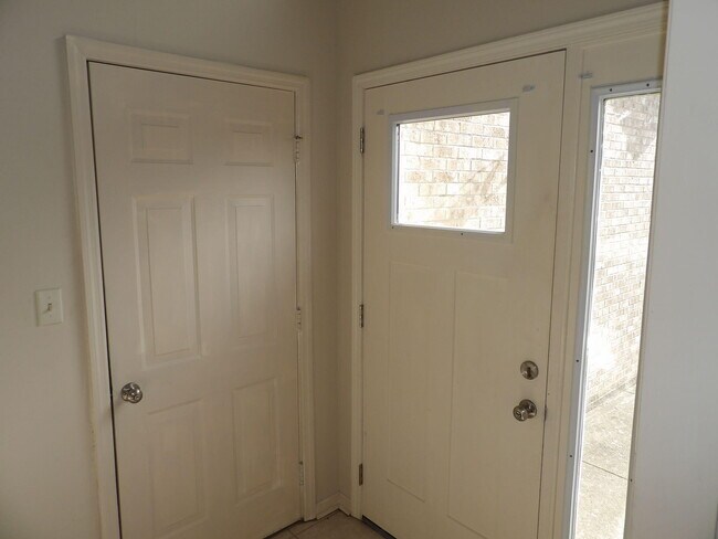 Foto del edificio - 107 Shannon Ln