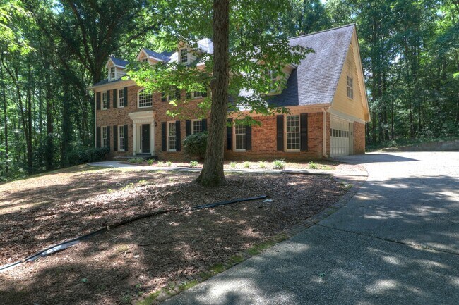 Building Photo - 5581 Fox Glen Cir