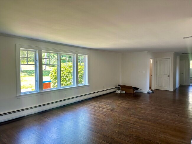 Building Photo - 446 Dudley Rd