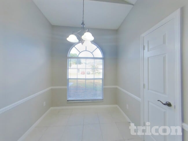 Foto del edificio - 468 Wexdon Ct