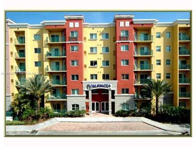 Foto principal - 6001 SW 70th St