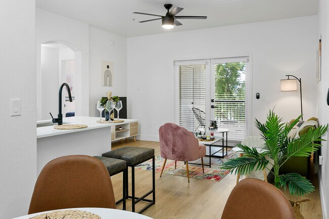 Building Photo - 9450 W Cabela Dr