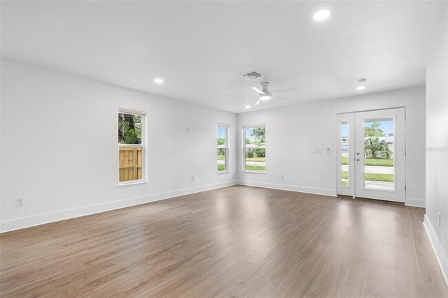 Building Photo - 4300 5th Ave S