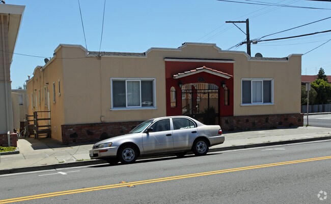 Building Photo - 410 Maple Ave