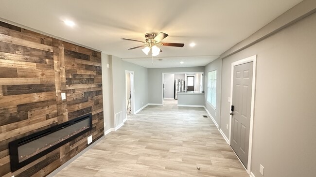 Building Photo - 781 Riverside Pkwy