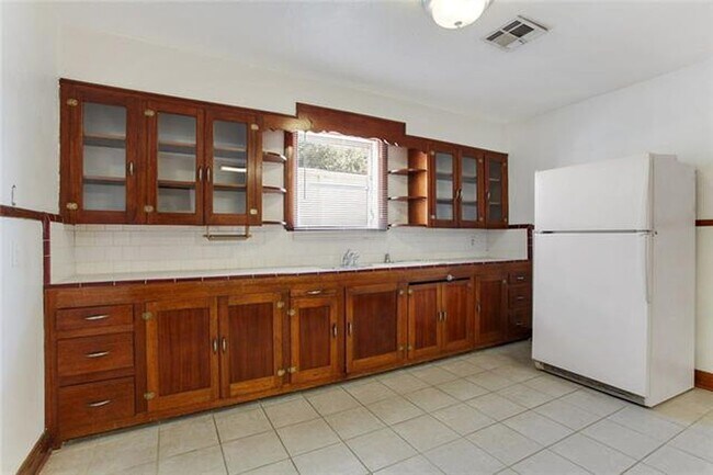 Kitchen_1 - 1108 4th St
