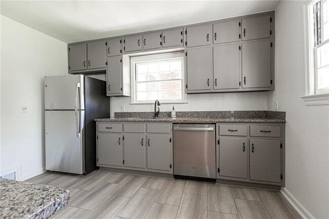 Building Photo - 2115 Pinellas Trail