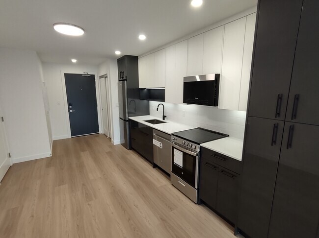 Photo du bâtiment - 1380 Pridham Ave