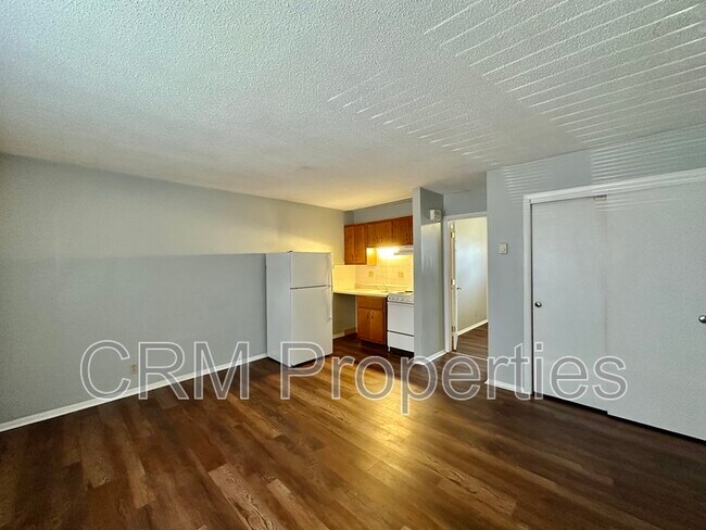 Building Photo - 1301 W 14th St
