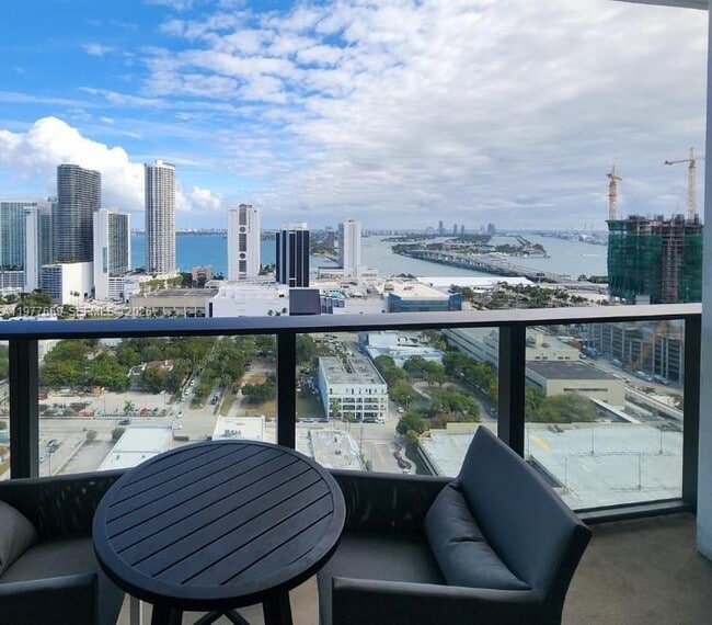 Building Photo - 1600 NE 1st Ave