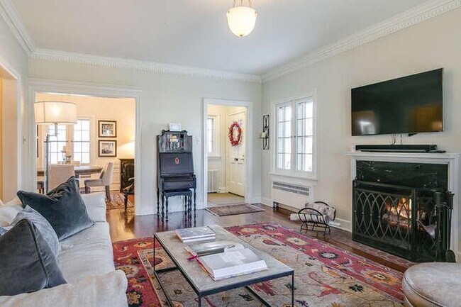 Foto del edificio - 2235 E Woodstock Pl