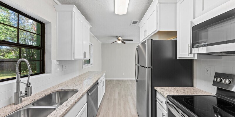 Primary Photo - 720 Tuxedo Drive