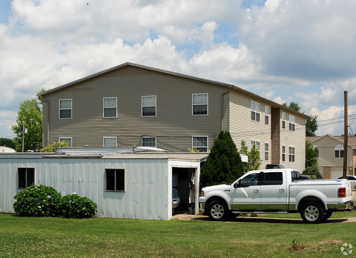 Clement Court 3209 Clement Ave Parkersburg WV 26104 Apartments com Clement Court 3209 Clement Ave Parkersburg WV 26104 Apartments com