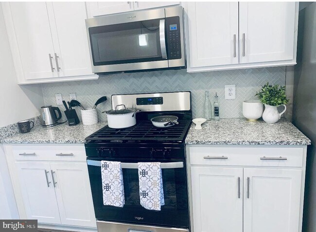 Foto del edificio - 2729 Lanham Hill Cir
