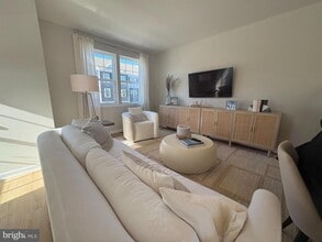 Building Photo - 13 Bay Breeze Dr