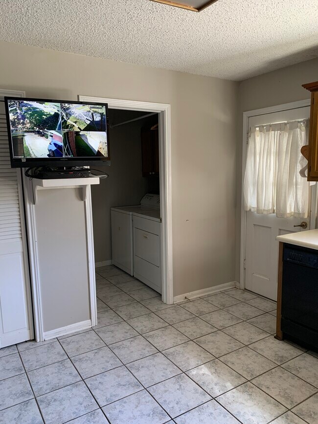 Foto del edificio - 1256 Briarridge Dr