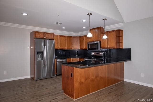 Building Photo - 2200 Dolphin Ln